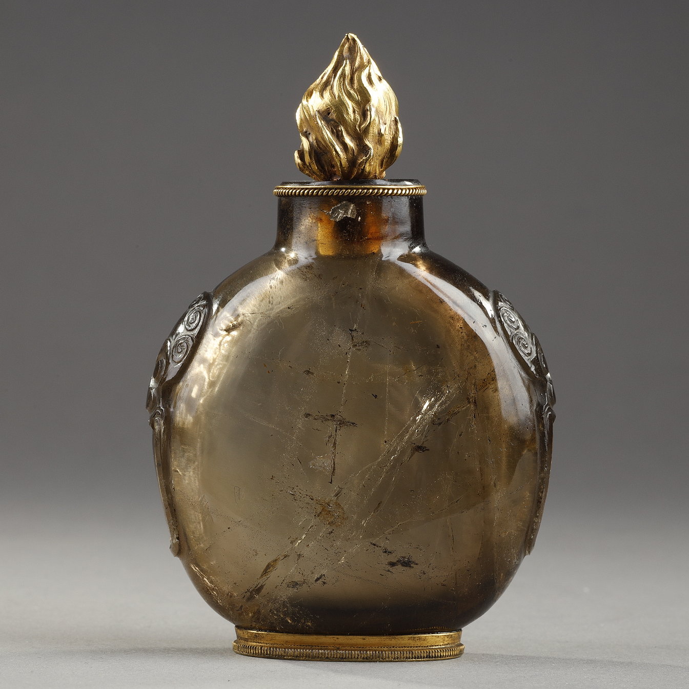 Rock crystal smoked snuff bottle